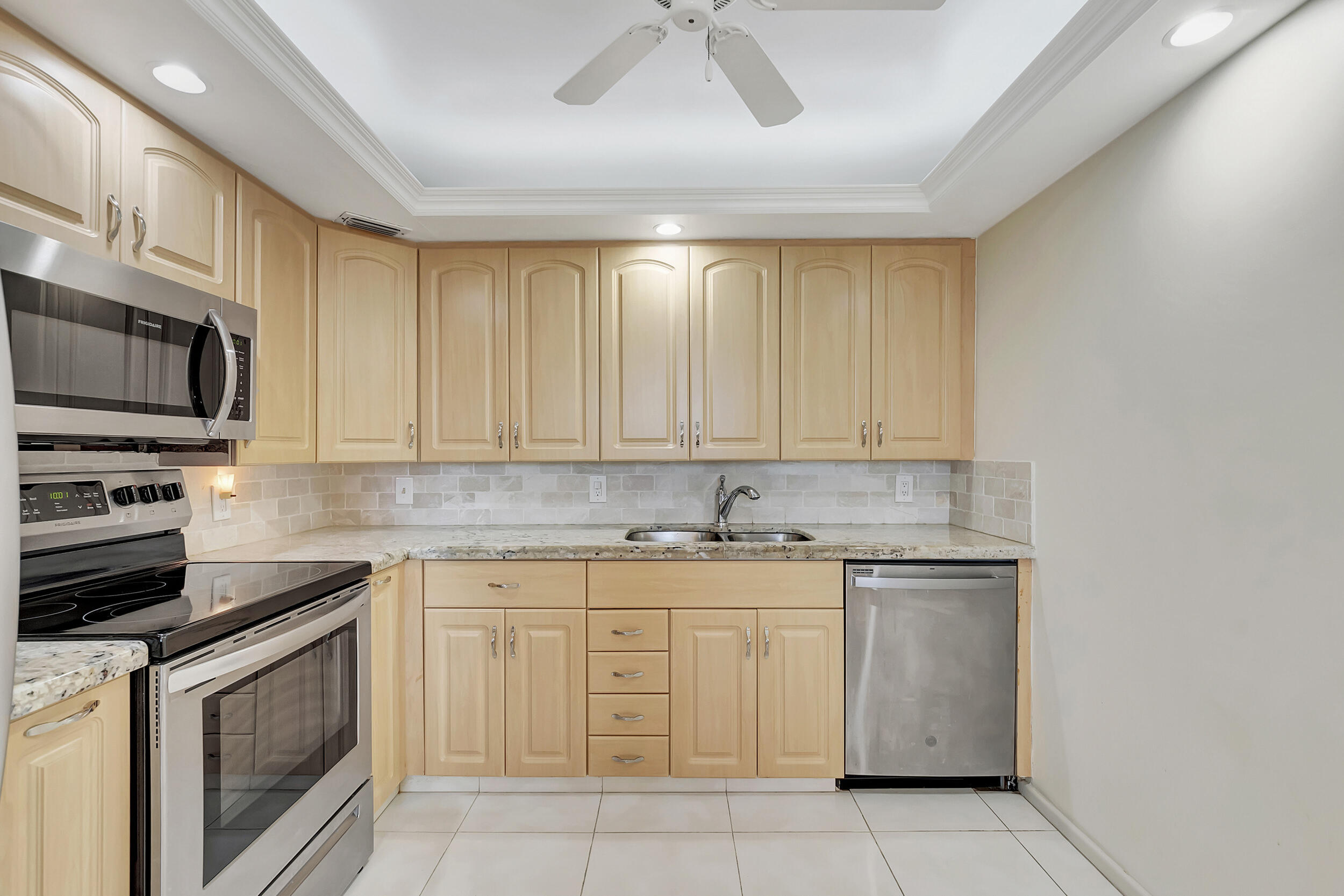 4054 Lincoln C Boca Raton, FL 33434 - Photo 13 of 67 Kitchen