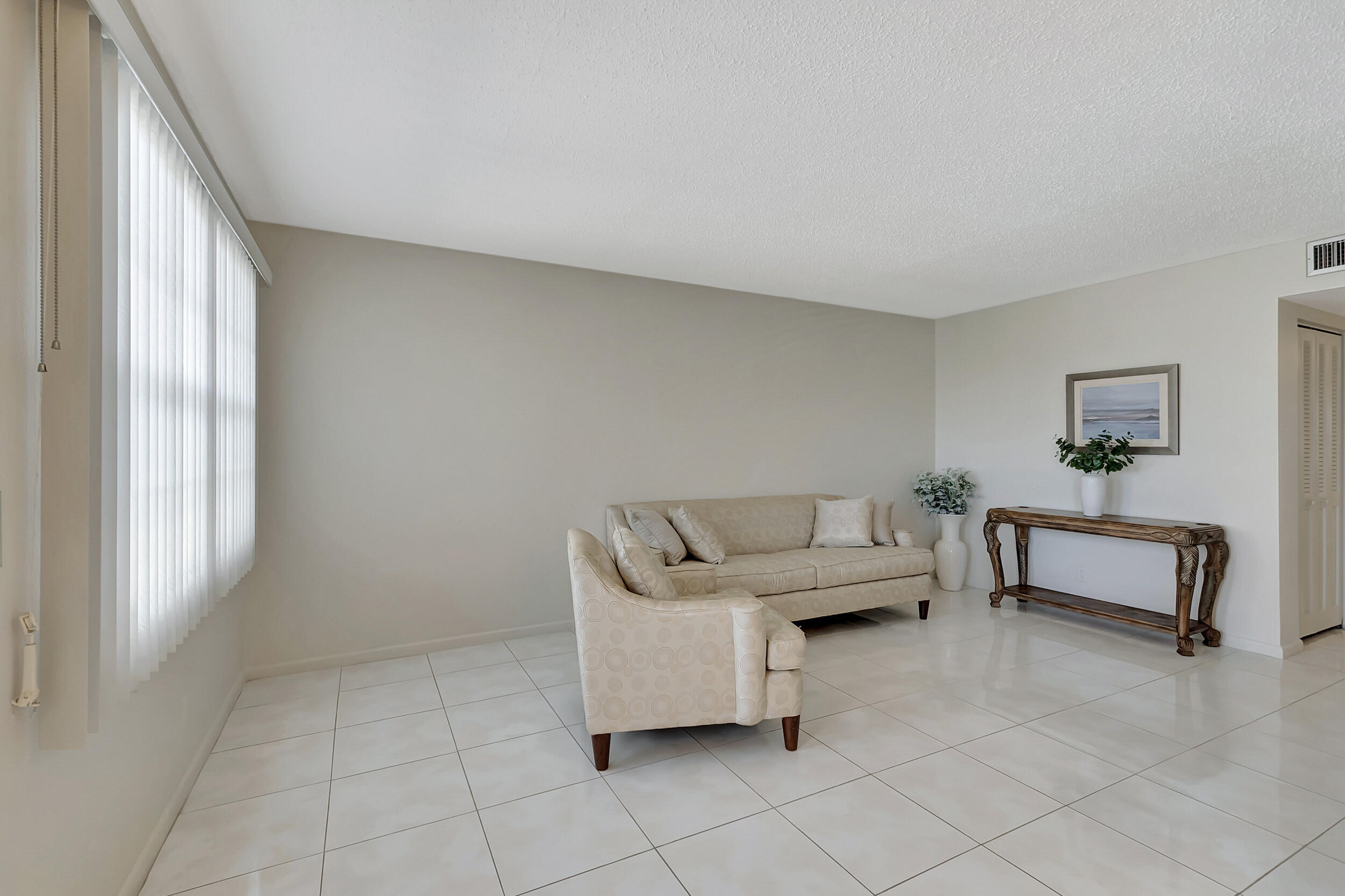 4054 Lincoln C Boca Raton, FL 33434 - Photo 6 of 67 Living Room