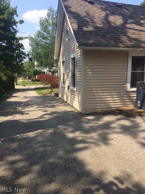1231 Irene Road Lyndhurst, OH 44124 - Photo 10 of 12 Gallery Image 10