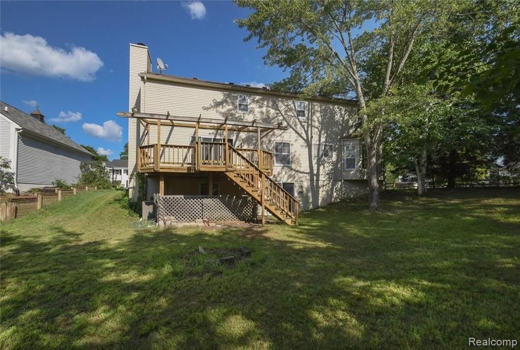 2484 Weathervane Road West Bloomfield, MI 48324 - Photo 35 of 40 Gallery Image 35