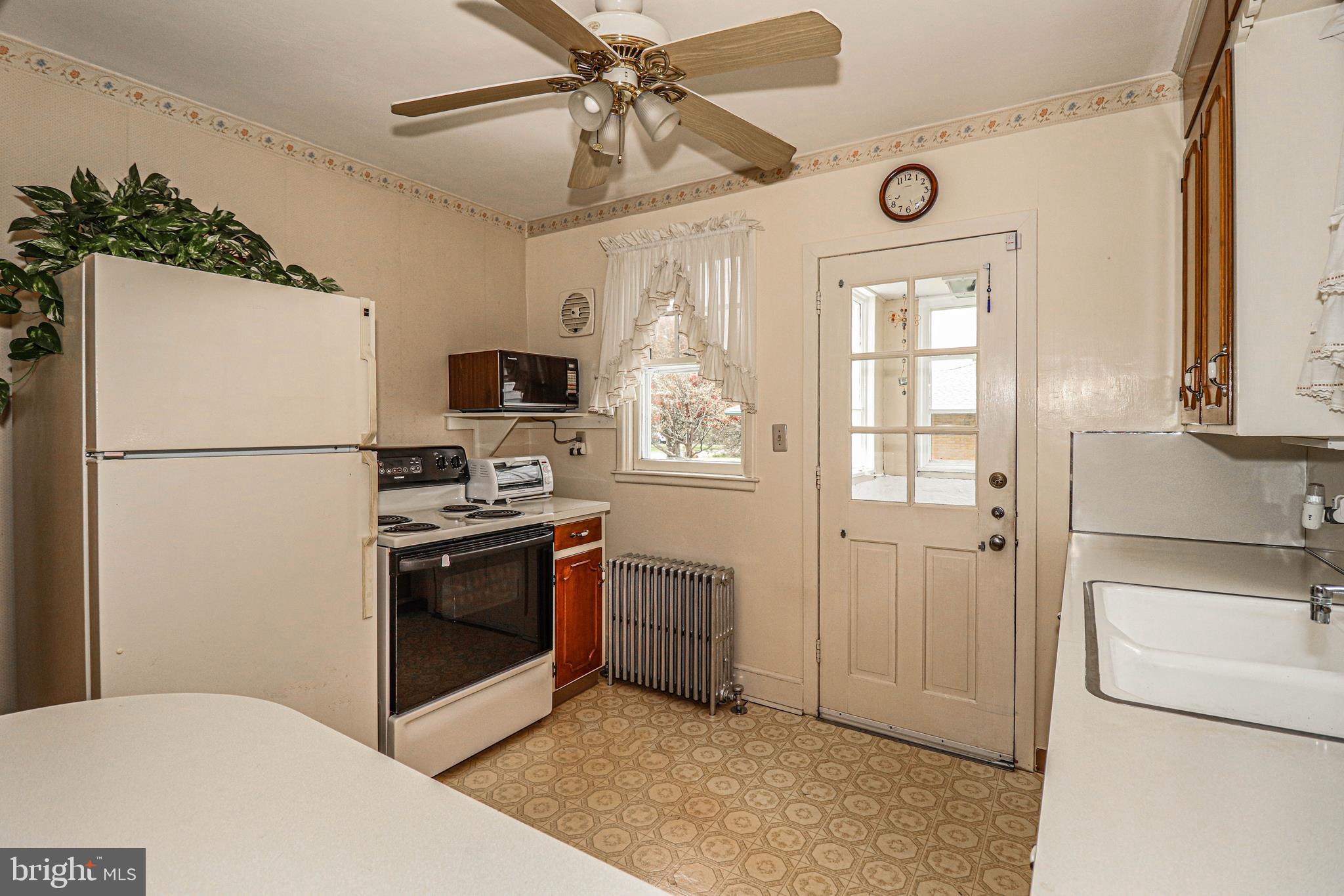 158 West Upper Ferry Road Ewing, NJ 08628 - Photo 11 of 41 Kitchen