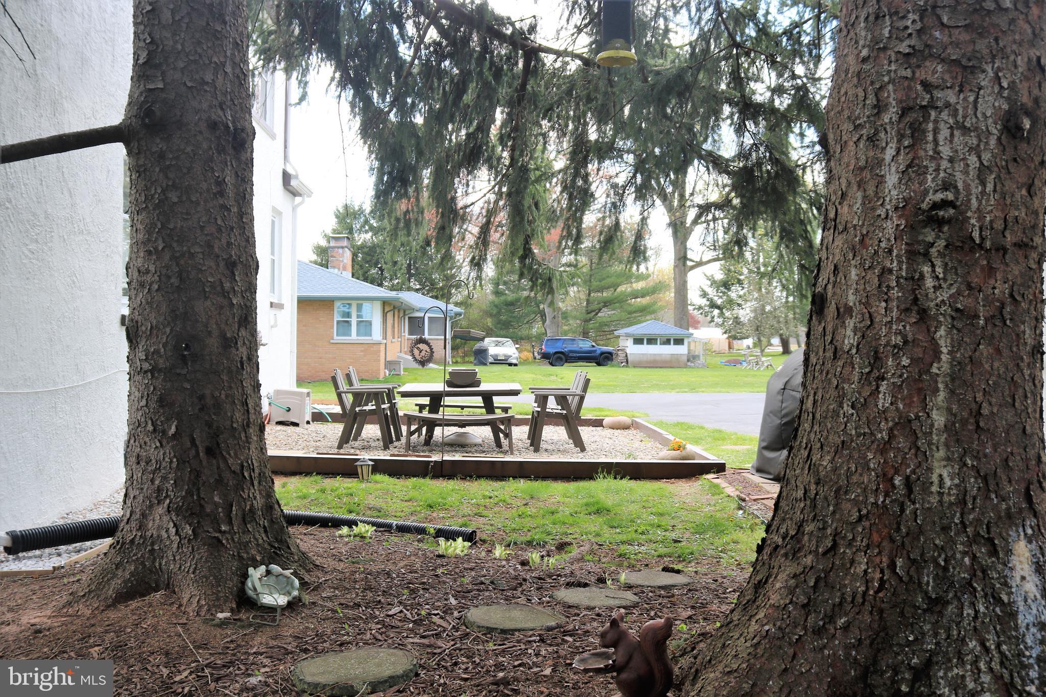 158 West Upper Ferry Road Ewing, NJ 08628 - Photo 36 of 41 Side yard view