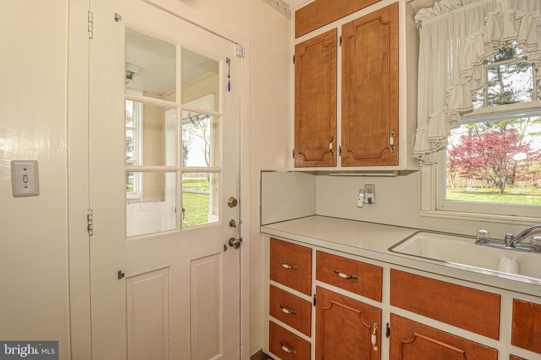 158 West Upper Ferry Road Ewing, NJ 08628 - Photo 10 of 41 Kitchen