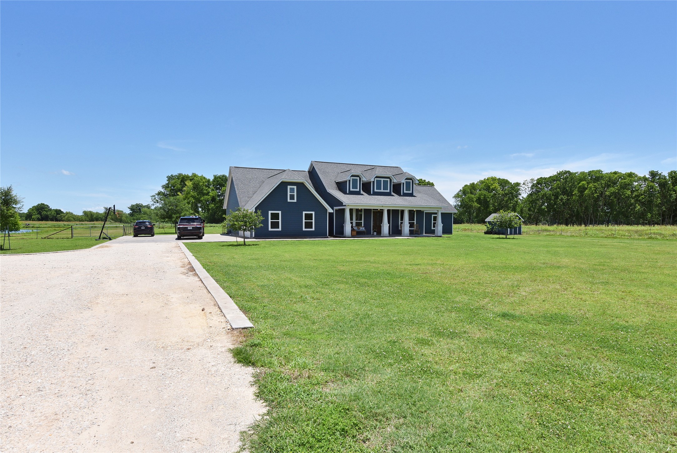 406 County Road 100 Boling, TX 77420 - Photo 5 of 49