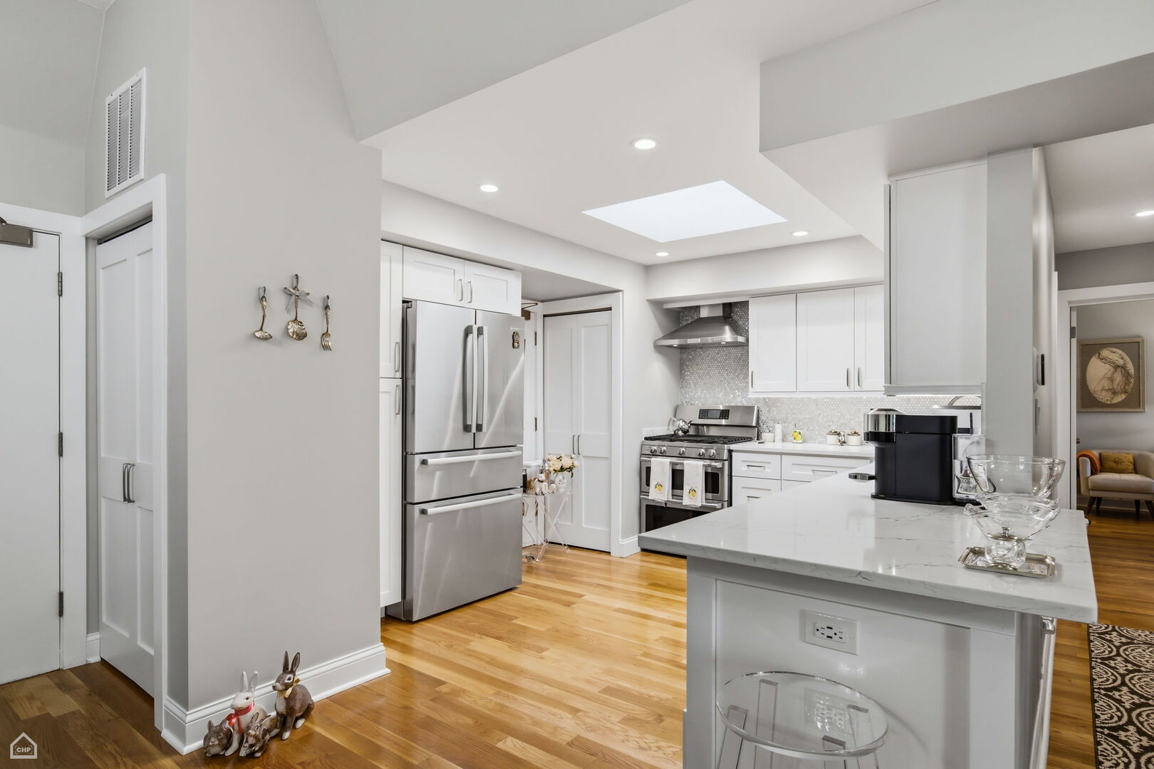 7200 North Ridge Boulevard, Unit 4G Chicago, IL 60645 - Photo 2 of 27 Gallery Image 2