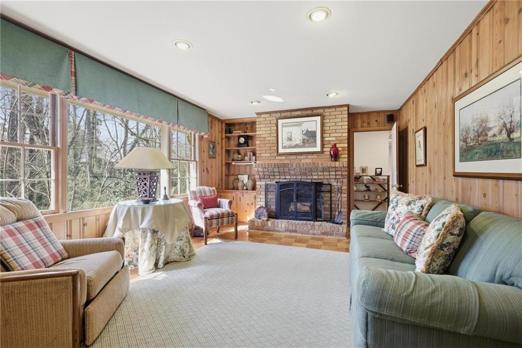 6900 Castleton Drive Northwest Atlanta, GA 30328 - Photo 11 of 42