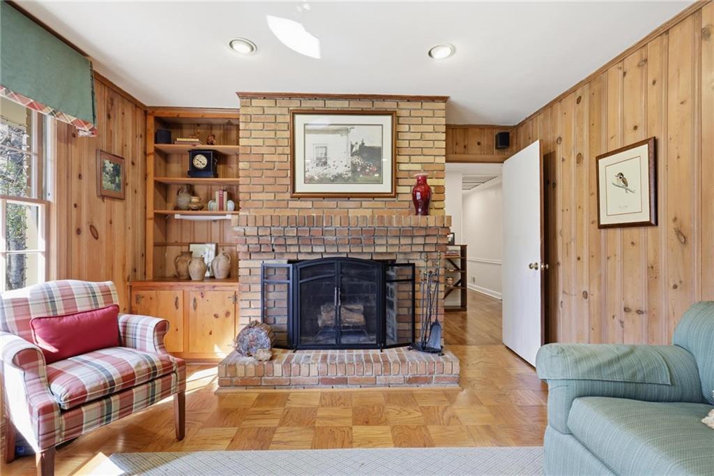 6900 Castleton Drive Northwest Atlanta, GA 30328 - Photo 12 of 42