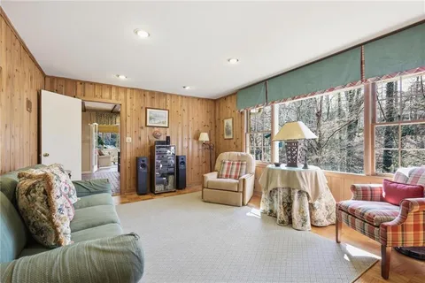 $550,000 | 6900 Castleton Drive Northwest, Atlanta, GA 30328