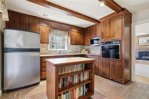 $550,000 | 6900 Castleton Drive Northwest, Atlanta, GA 30328