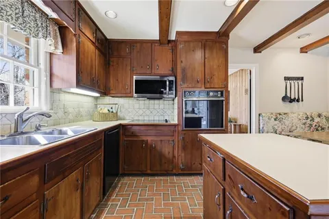 $550,000 | 6900 Castleton Drive Northwest, Atlanta, GA 30328