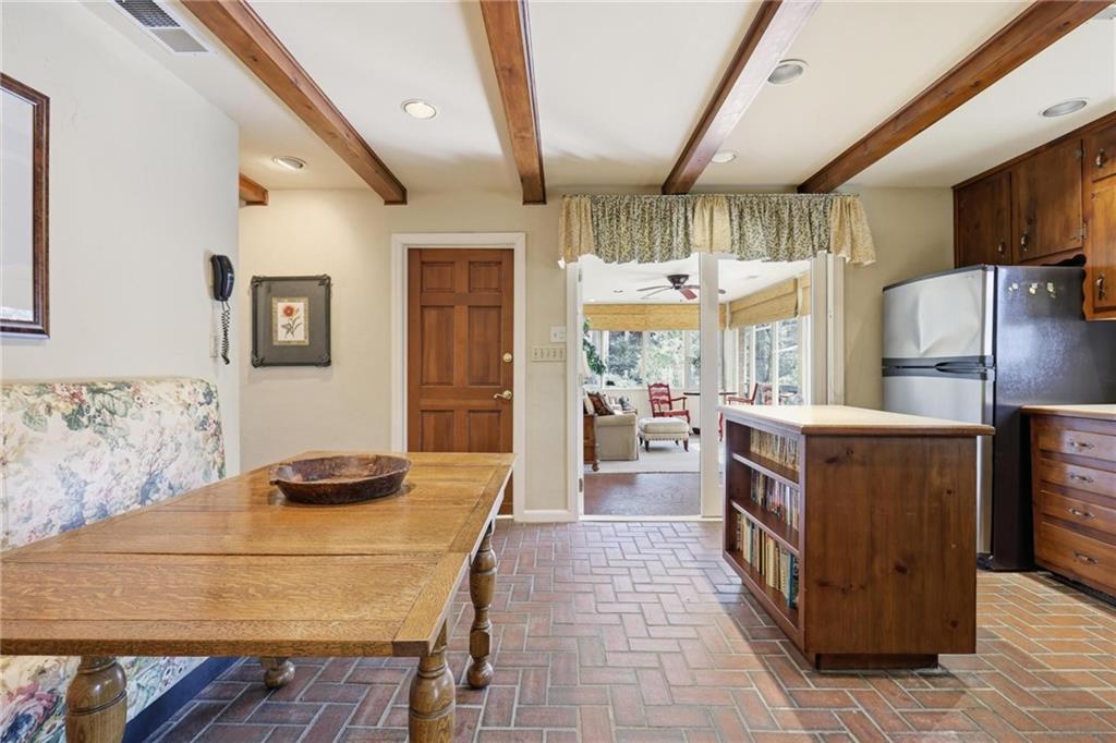 6900 Castleton Drive Northwest Atlanta, GA 30328 - Photo 18 of 42