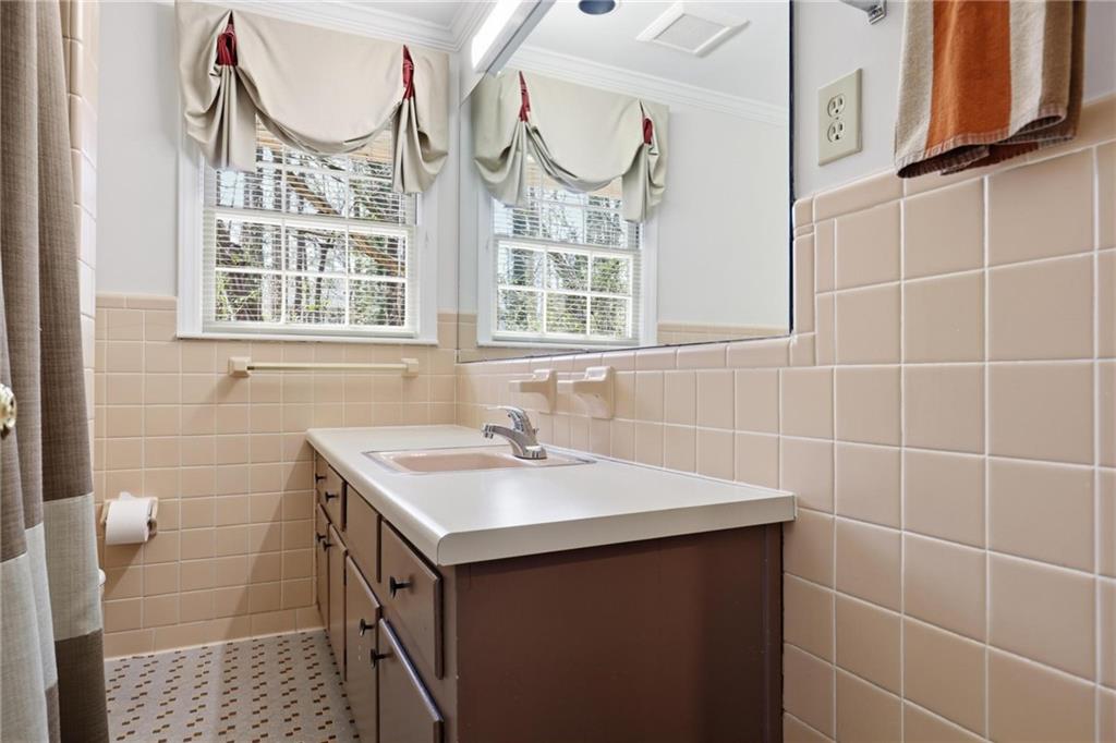 6900 Castleton Drive Northwest Atlanta, GA 30328 - Photo 21 of 42