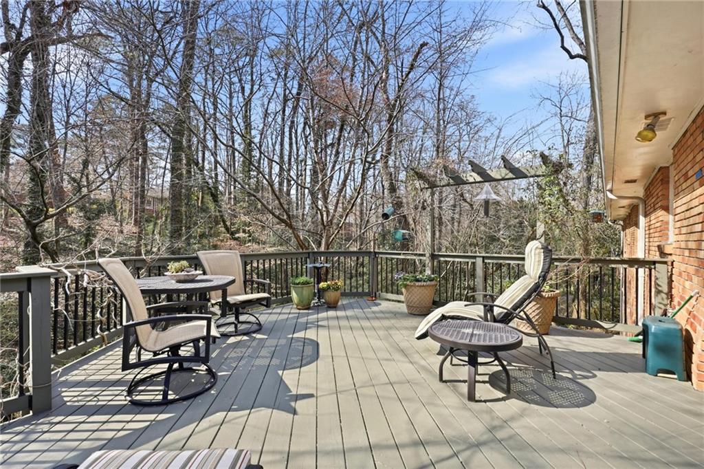 6900 Castleton Drive Northwest Atlanta, GA 30328 - Photo 34 of 42