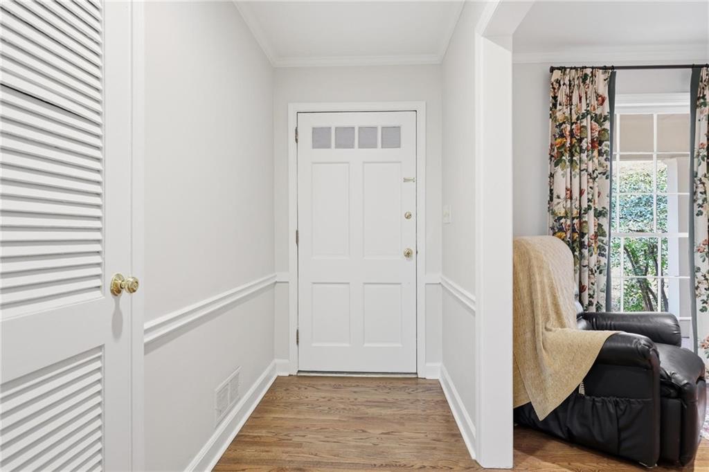 6900 Castleton Drive Northwest Atlanta, GA 30328 - Photo 6 of 42