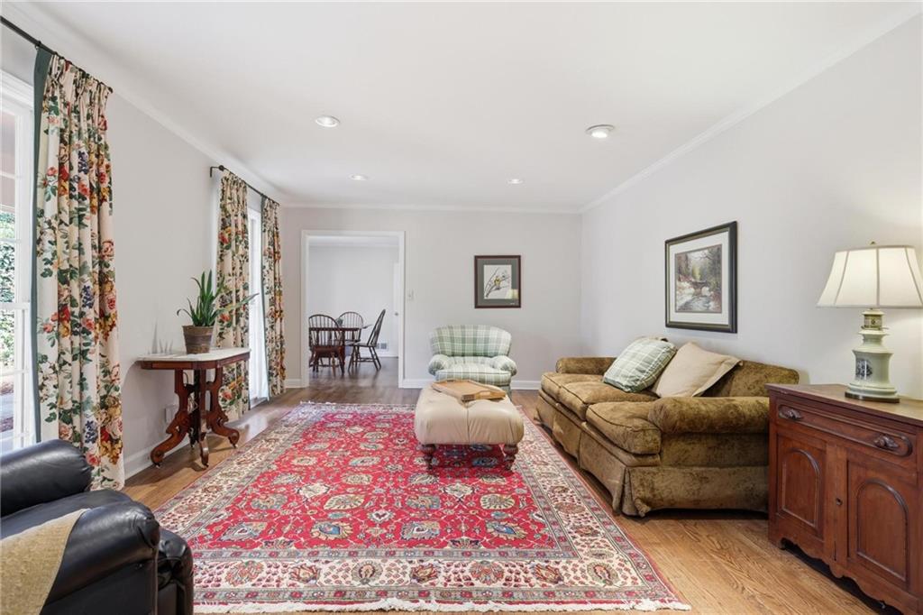 6900 Castleton Drive Northwest Atlanta, GA 30328 - Photo 7 of 42