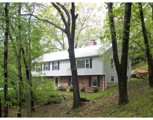 61 Johnson Road Winchester, MA 01890 - Photo 3 of 17 Gallery Image 3