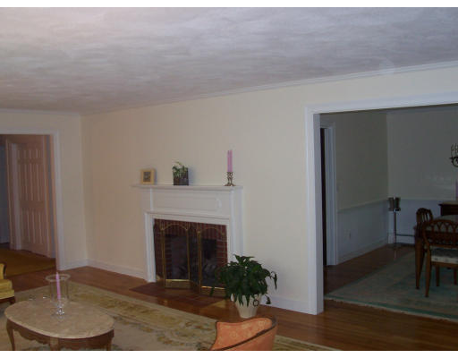 61 Johnson Road Winchester, MA 01890 - Photo 5 of 17 Gallery Image 5