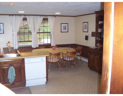 61 Johnson Road Winchester, MA 01890 - Photo 8 of 17 Gallery Image 8