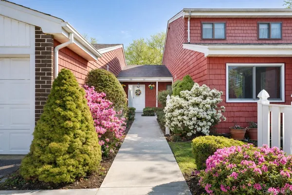 $569,000 | 506 Drew Drive, St. James, NY 11780