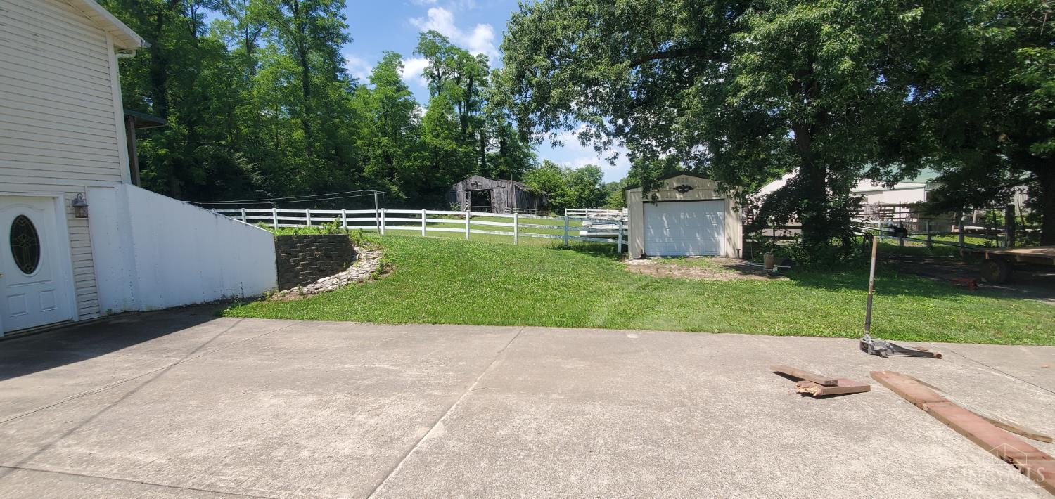 11949 Jacksonburg Road Middletown, OH 45042 - Photo 4 of 15