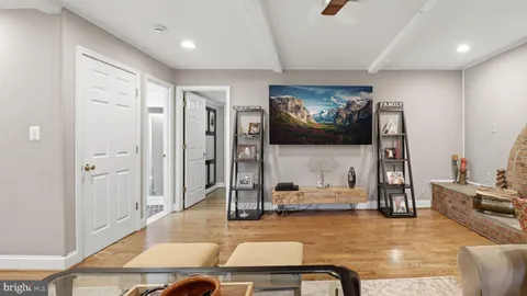 a view of entryway with a front door