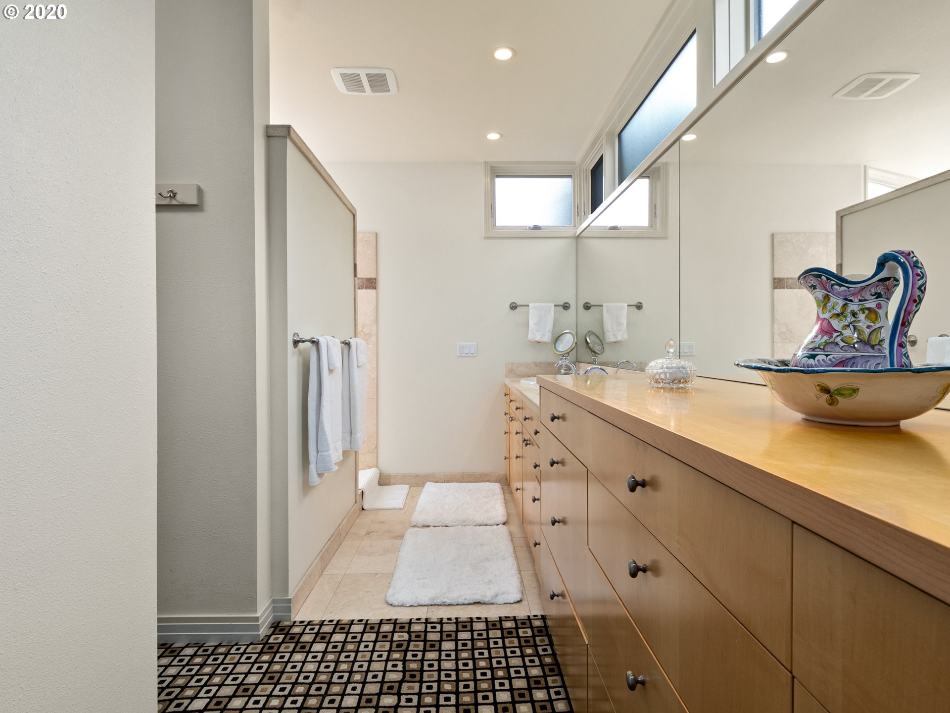 3240 Southwest Donner Way Portland, OR 97239 - Photo 13 of 31
