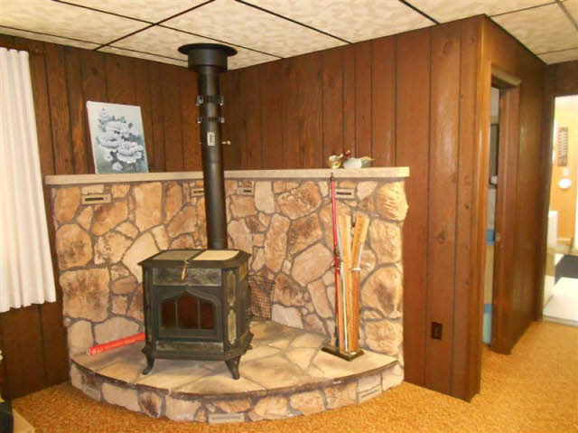 6930 Sheridan Road Saginaw, MI 48601 - Photo 9 of 9 20099270-8.JPG