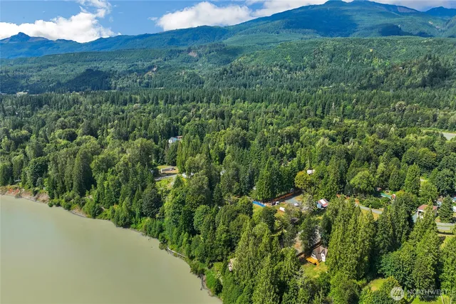 $400,000 | 41819 South Shore Drive, Concrete, WA 98237