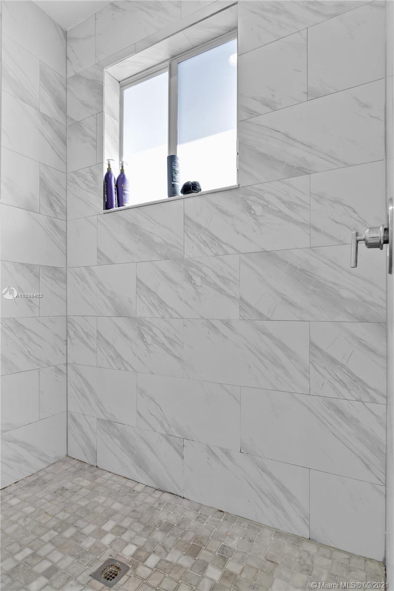 18334 Southwest 139th Path Miami, FL 33177 - Photo 12 of 62