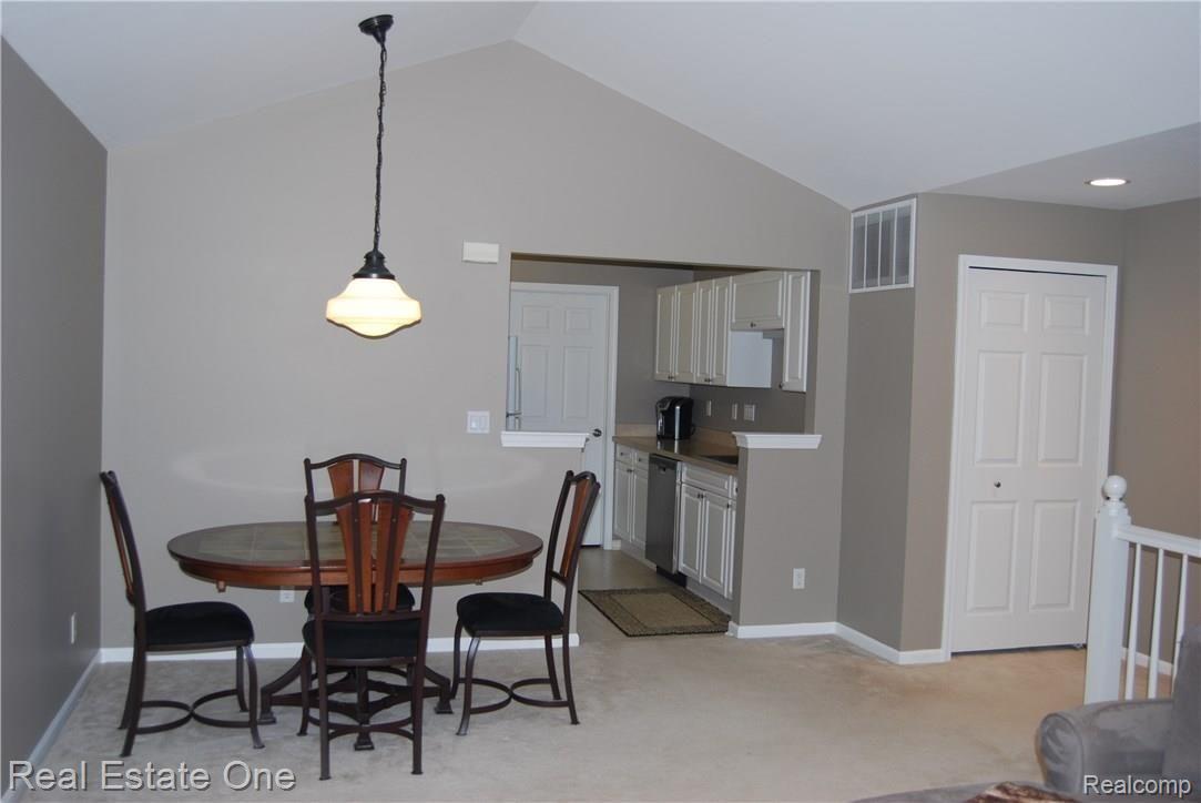 3540 Tremonte Circle, Unit 138 Rochester, MI 48306 - Photo 4 of 19 Great Room is OPEN to Eating Area