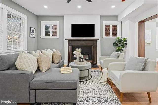 $459,000 | 7 York Court, Baltimore, MD 21218