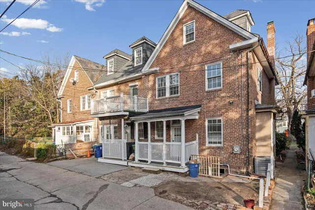 $459,000 | 7 York Court, Baltimore, MD 21218