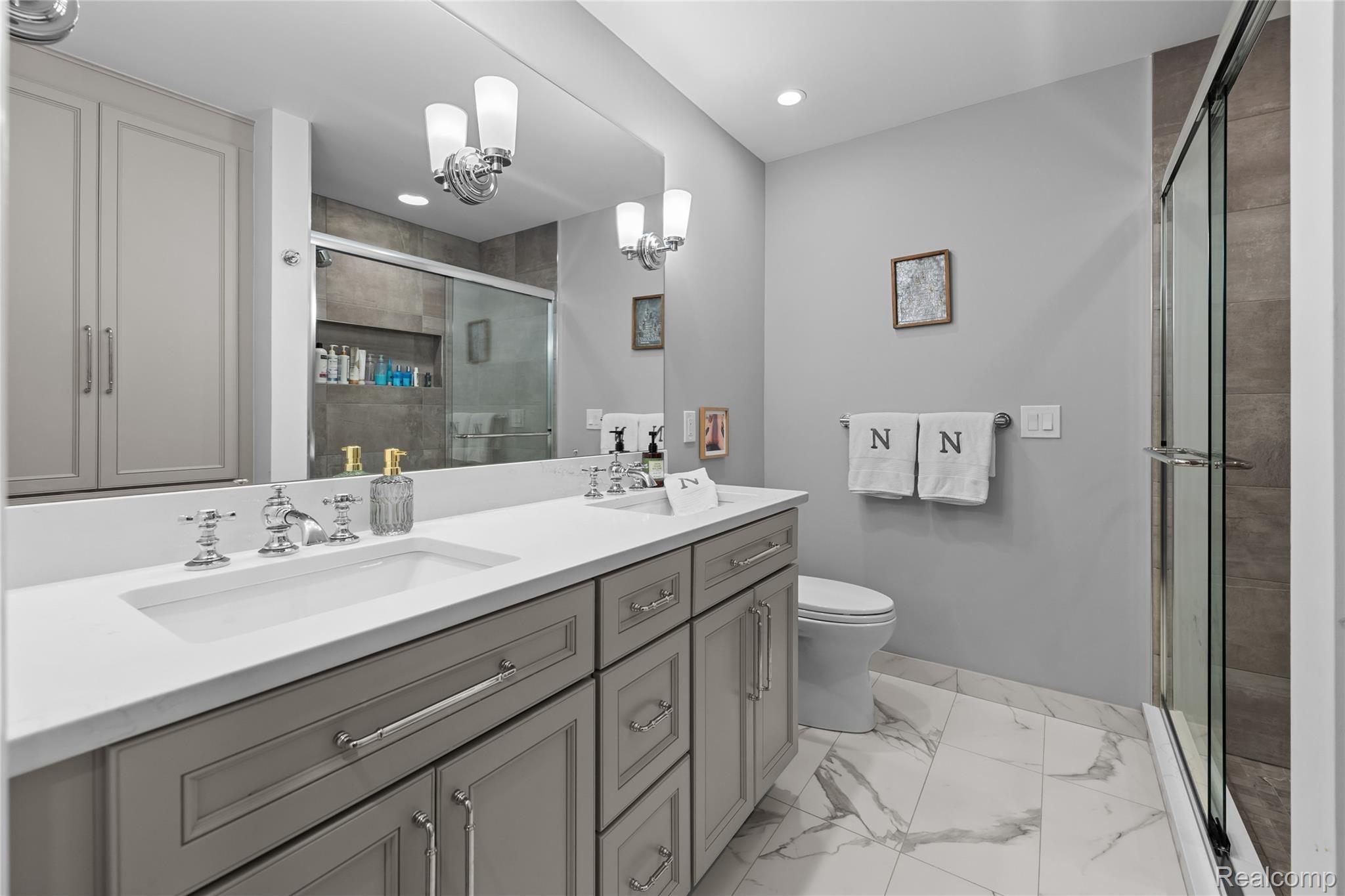 1781 Apple Ridge Court Rochester, MI 48306 - Photo 48 of 79 48 - 2nd Floor Full Bath.jpg
