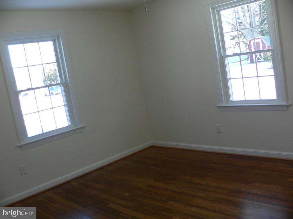 305 Dahlia Road Lancaster, PA 17602 - Photo 12 of 14 Gallery Image 12