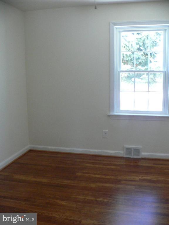 305 Dahlia Road Lancaster, PA 17602 - Photo 10 of 14 Gallery Image 10