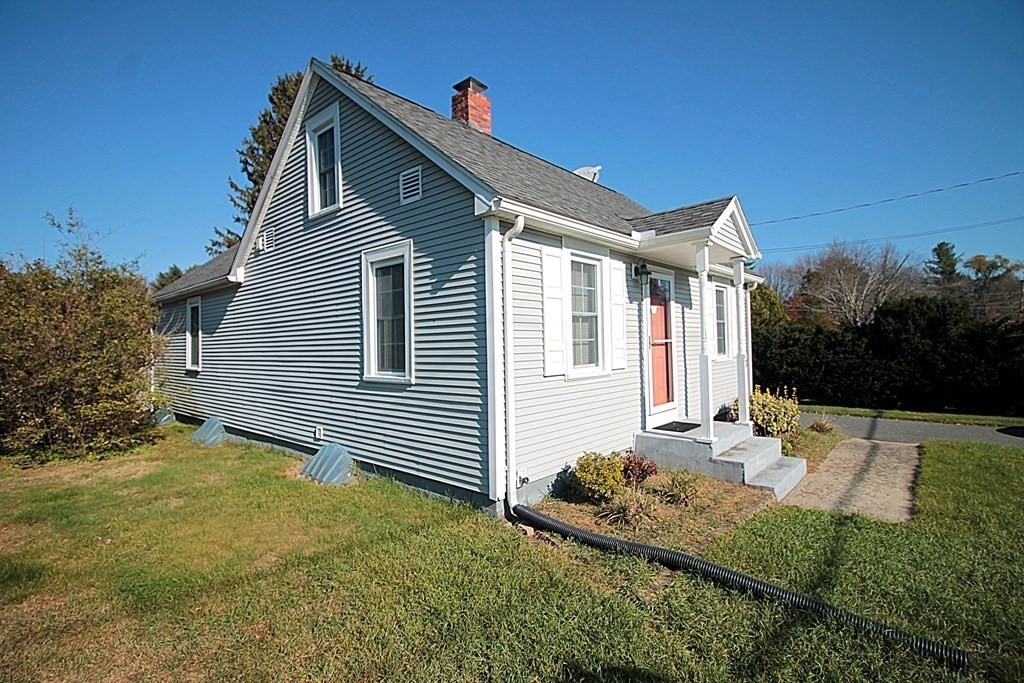 58 Markham Road East Longmeadow, MA 01028 - Photo 2 of 39 Gallery Image 2