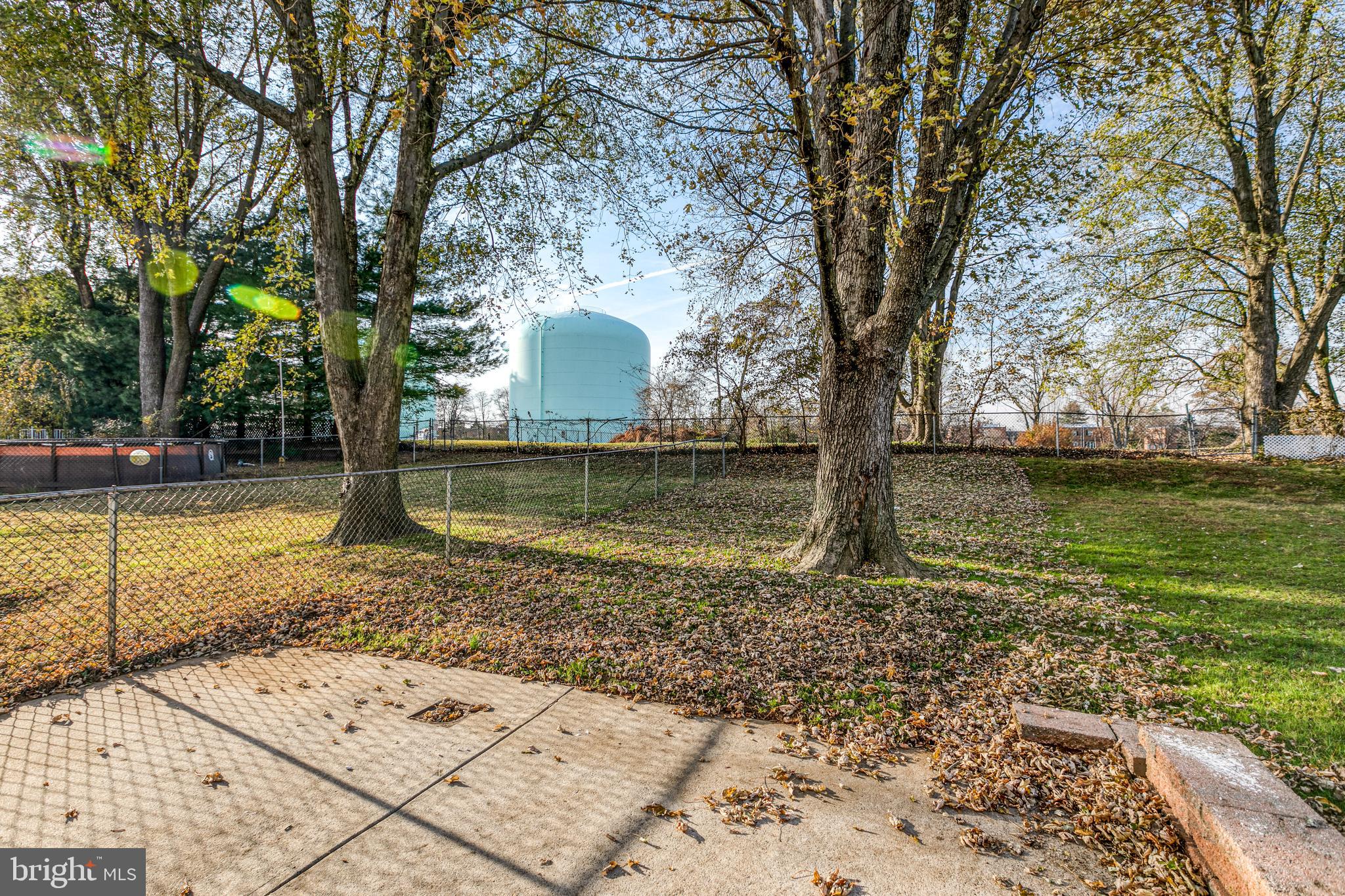 11112 Ridgeway Street Philadelphia, PA 19116 - Photo 29 of 31 Backyard w/ openspace