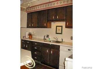 303 Normandy Road Royal Oak, MI 48073 - Photo 8 of 15 kitchen