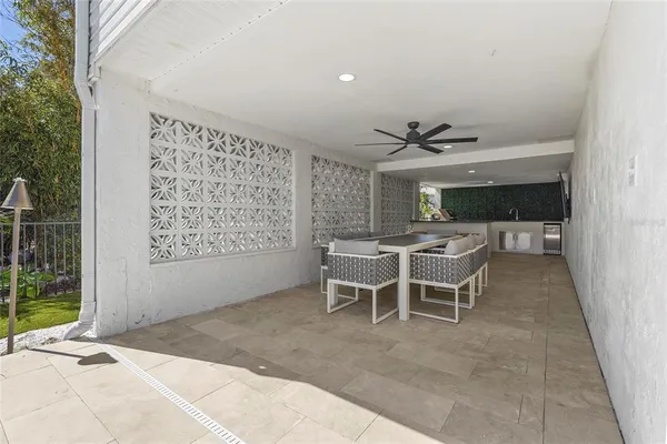 $2,995,000 | 519 Loquat Drive, Anna Maria, FL 34216