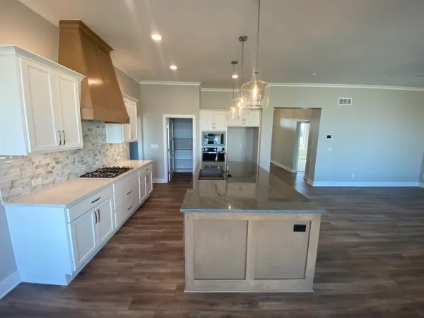 $498,612 | 5950 Forbes Court, Bel Aire, KS 67220