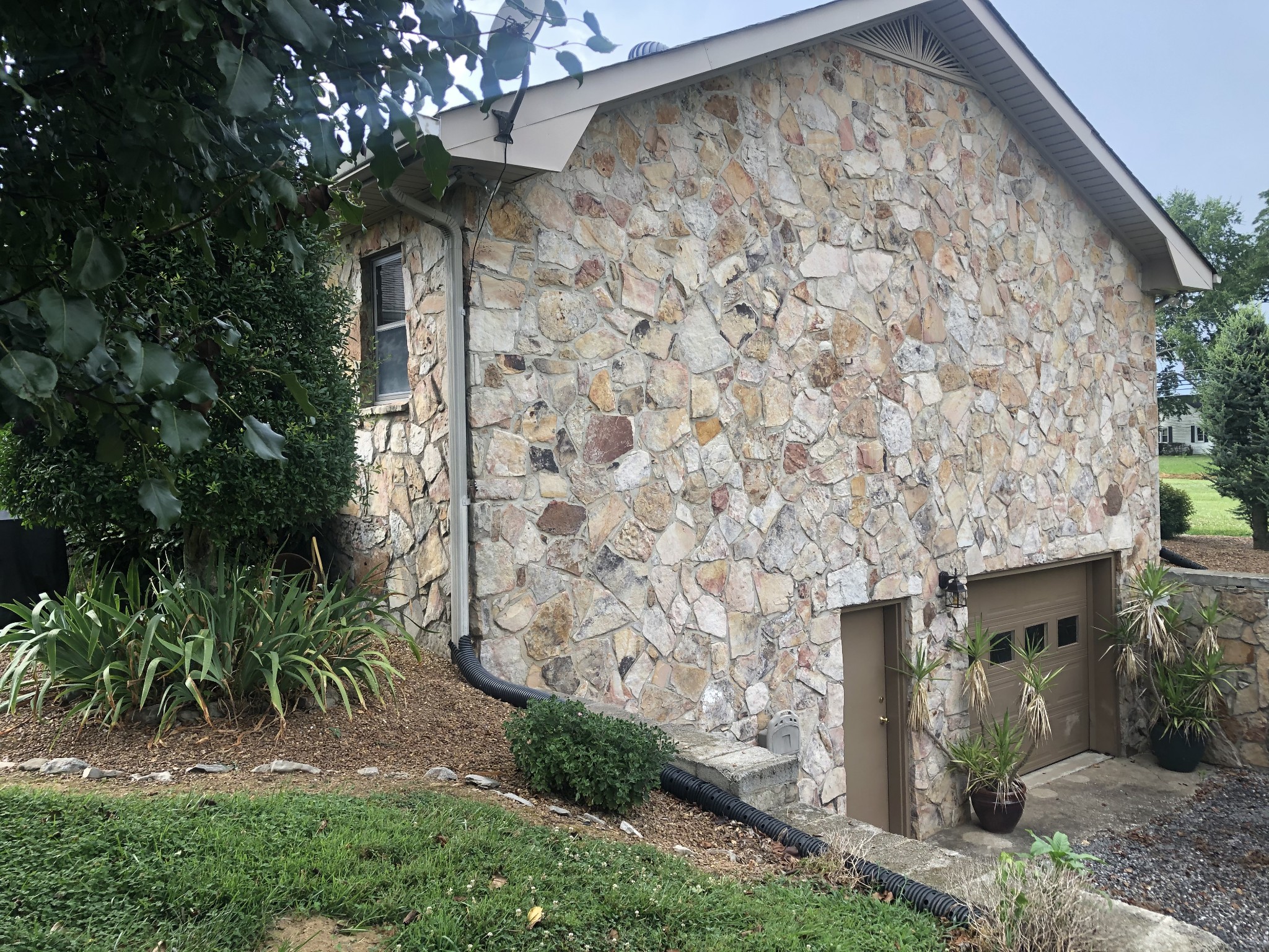 1656 Red Boiling Springs Road Lafayette, TN 37083 - Photo 7 of 38