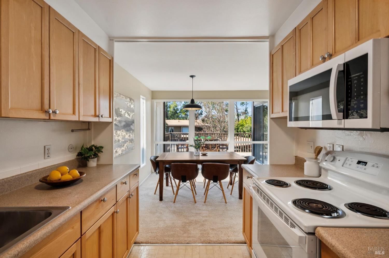 96 Forest Lane San Rafael, CA 94903 - Photo 16 of 58