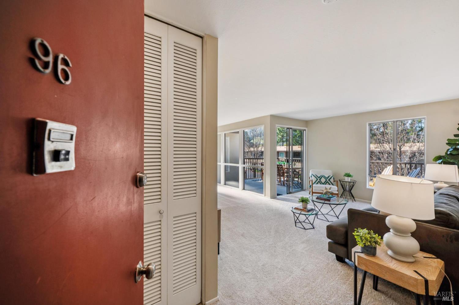 96 Forest Lane San Rafael, CA 94903 - Photo 4 of 58