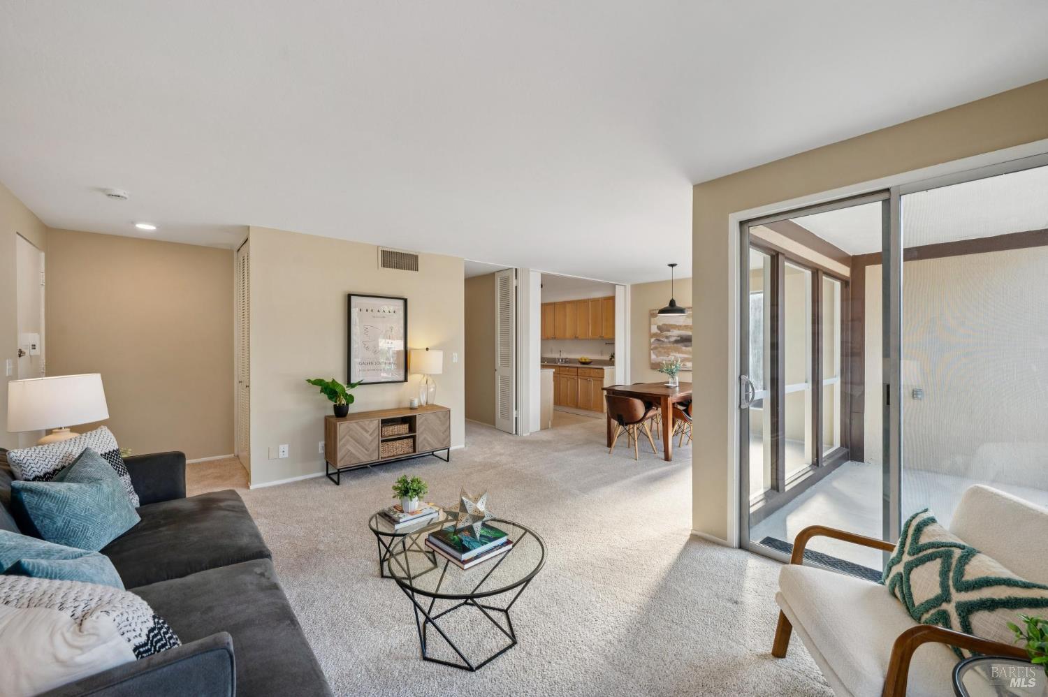 96 Forest Lane San Rafael, CA 94903 - Photo 7 of 58