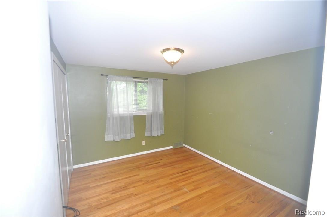 29511 Fox Grove Road Farmington, MI 48334 - Photo 12 of 18 DSC_0969.JPG