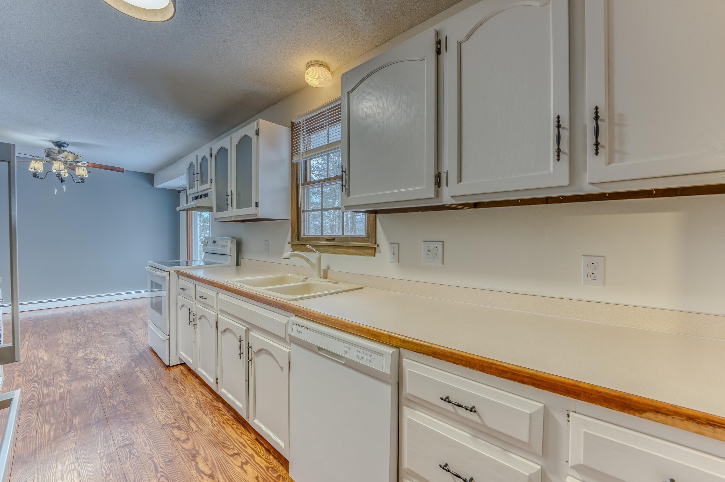 22 Winter Street Littleton, NH 03561 - Photo 12 of 42