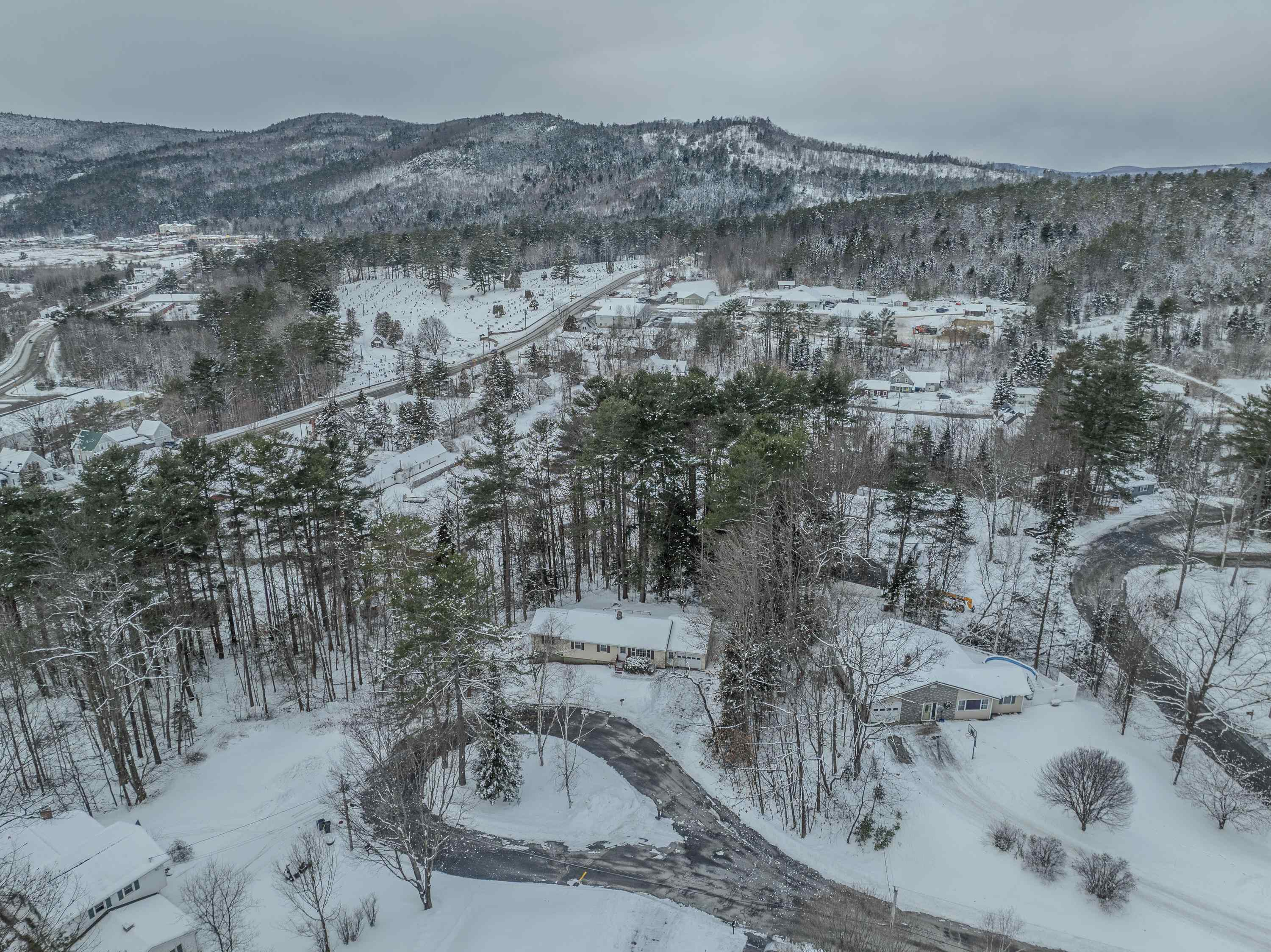 22 Winter Street Littleton, NH 03561 - Photo 3 of 42