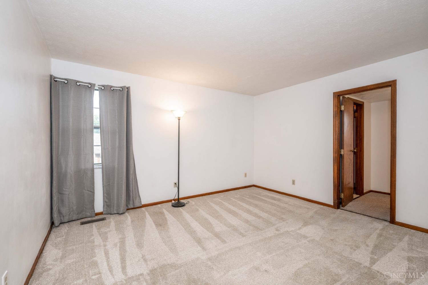 6182 West Fork Road Cincinnati, OH 45247 - Photo 34 of 52