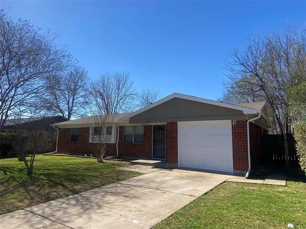 $1,750 | 5015 Dupont Drive, Dallas, TX 75216