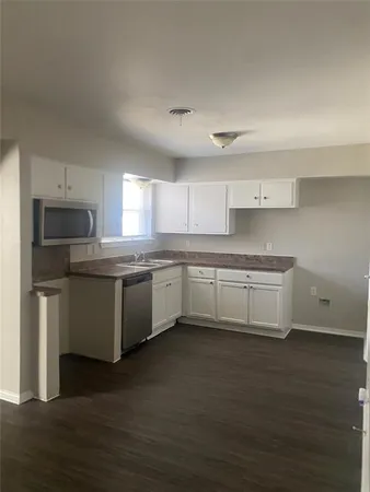 $1,750 | 5015 Dupont Drive, Dallas, TX 75216